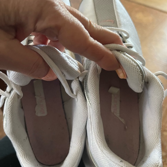 Woman’s Nike shoes - Picture 4 of 4
